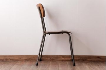ヴィンテージ家具　イギリスビンテージ　インダストリアルな空間作りに活躍するスクールチェア(ワークチェア、板座チェア、椅子)(2)