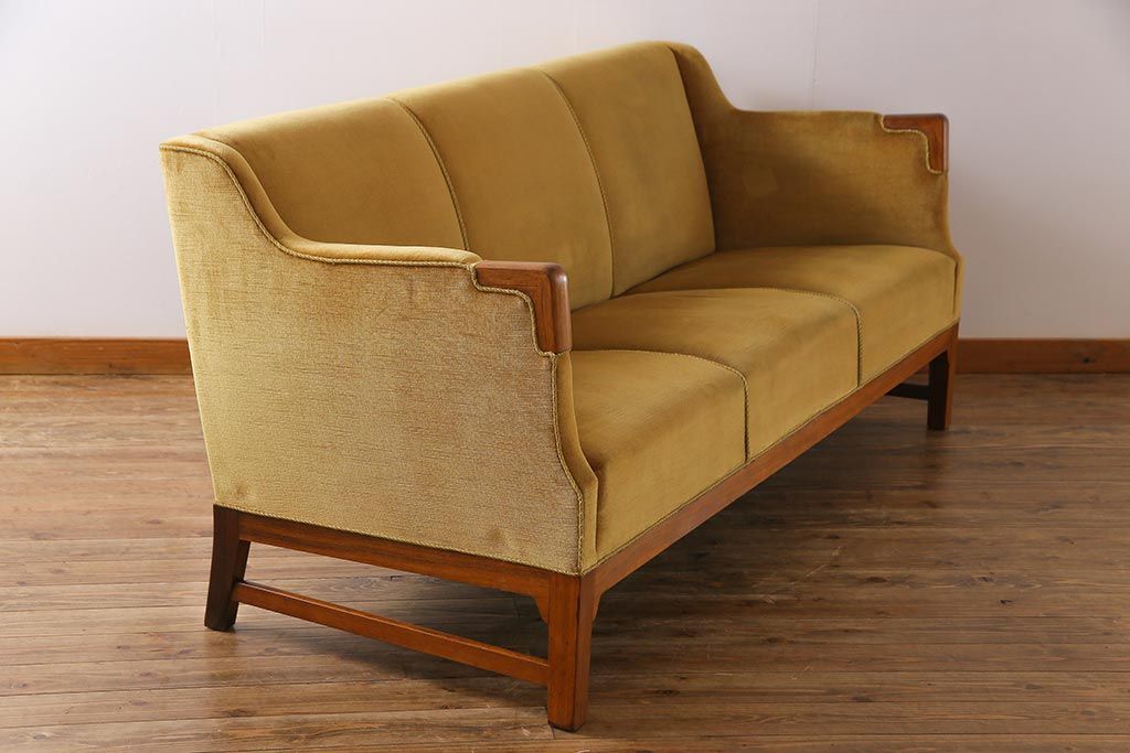 レトロ家具　北欧ビンテージ　デンマーク製　ローズウッド　レトロな雰囲気漂う品のある3人掛けソファ