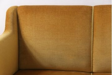 レトロ家具　北欧ビンテージ　デンマーク製　ローズウッド　レトロな雰囲気漂う品のある3人掛けソファ