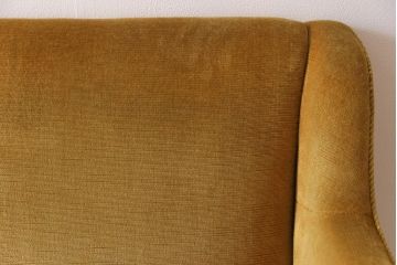 レトロ家具　北欧ビンテージ　デンマーク製　ローズウッド　レトロな雰囲気漂う品のある3人掛けソファ