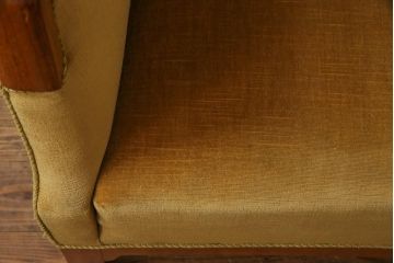 レトロ家具　北欧ビンテージ　デンマーク製　ローズウッド　レトロな雰囲気漂う品のある3人掛けソファ