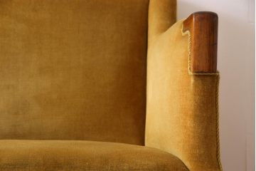 レトロ家具　北欧ビンテージ　デンマーク製　ローズウッド　レトロな雰囲気漂う品のある3人掛けソファ