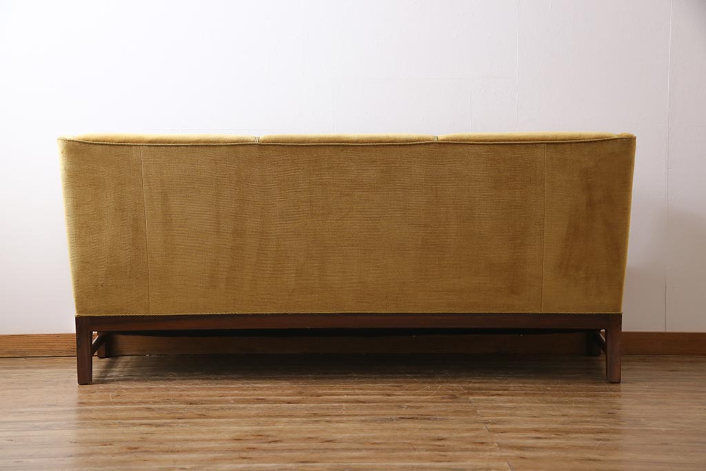 レトロ家具　北欧ビンテージ　デンマーク製　ローズウッド　レトロな雰囲気漂う品のある3人掛けソファ