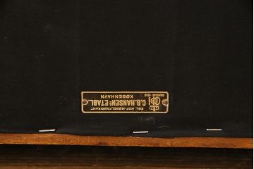 レトロ家具　北欧ビンテージ　デンマーク製　ローズウッド　レトロな雰囲気漂う品のある3人掛けソファ