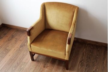 レトロ家具　北欧ビンテージ　デンマーク製　ローズウッド　レトロな雰囲気漂う品のある1人掛けソファ(アームソファ、チェア)(1)