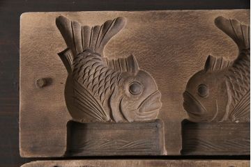 アンティーク雑貨　昭和レトロ　和菓子屋さんで使われていた木製の古い菓子型(鯱/しゃちほこ、「吽/うん」)