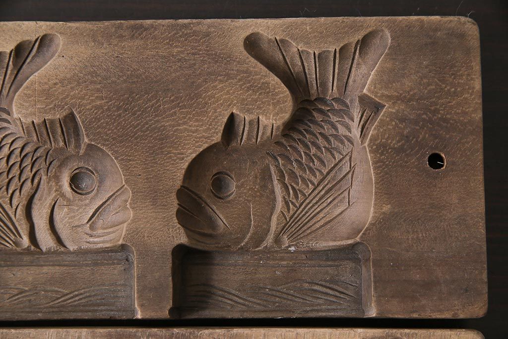 アンティーク雑貨　昭和レトロ　和菓子屋さんで使われていた木製の古い菓子型(鯱/しゃちほこ、「吽/うん」)