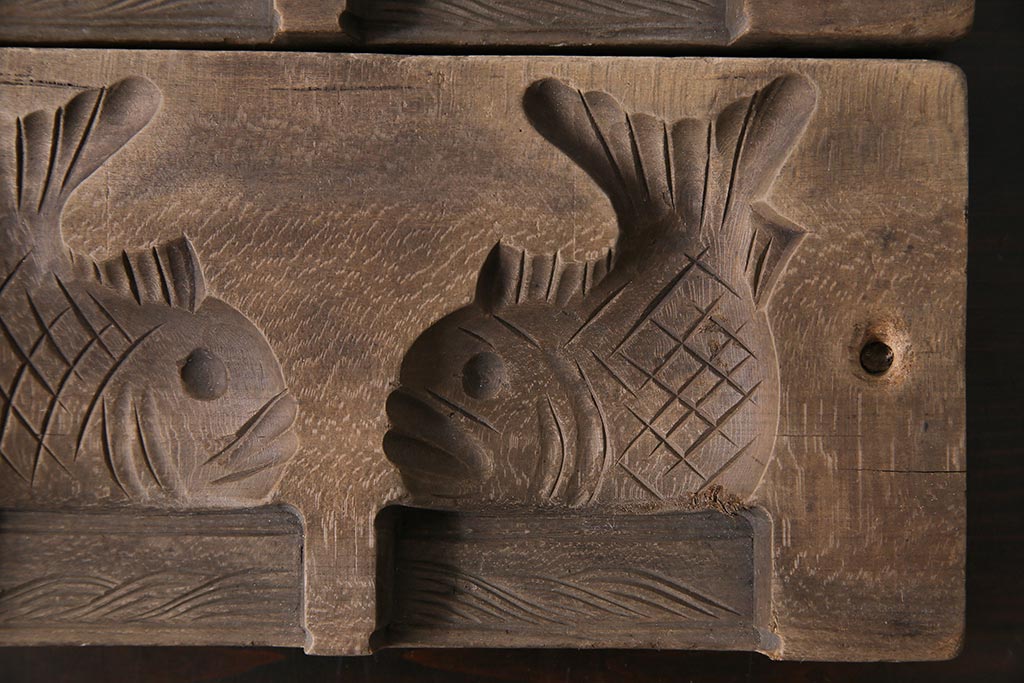 アンティーク雑貨　昭和レトロ　和菓子屋さんで使われていた木製の古い菓子型(鯱/しゃちほこ、「吽/うん」)