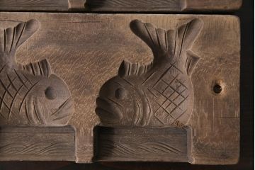 アンティーク雑貨　昭和レトロ　和菓子屋さんで使われていた木製の古い菓子型(鯱/しゃちほこ、「吽/うん」)