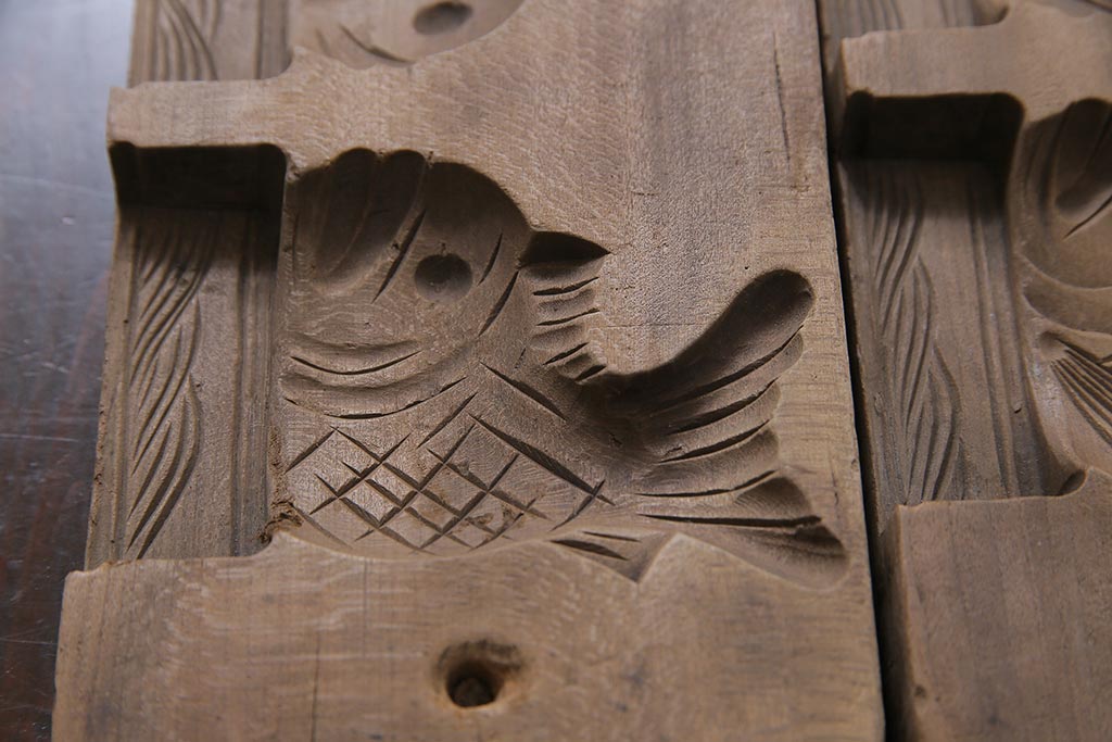 アンティーク雑貨　昭和レトロ　和菓子屋さんで使われていた木製の古い菓子型(鯱/しゃちほこ、「吽/うん」)