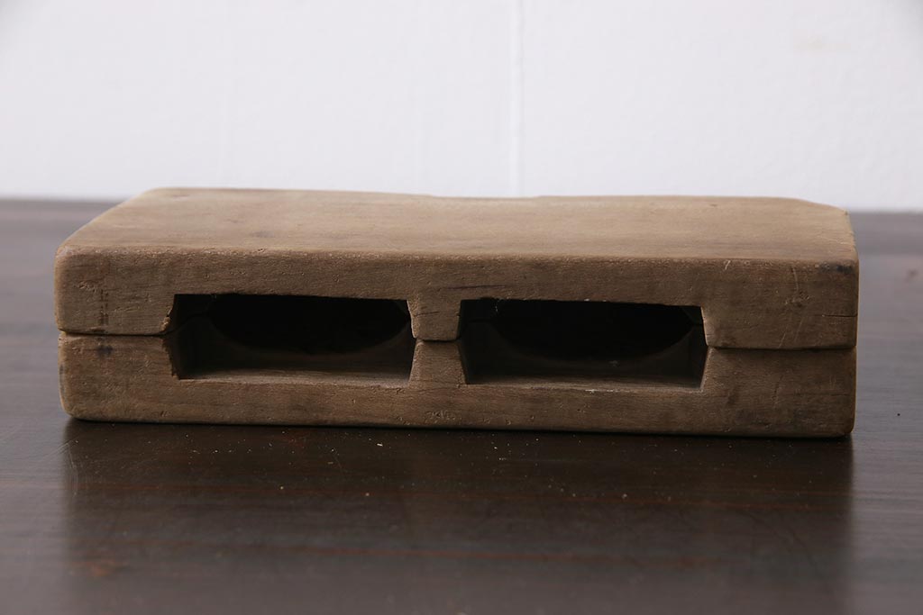 アンティーク雑貨　昭和レトロ　和菓子屋さんで使われていた木製の古い菓子型(鯱/しゃちほこ、「吽/うん」)