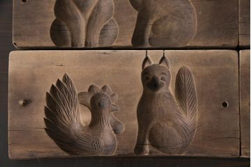 アンティーク雑貨　昭和初期(戦前)　猫・キツネ・ニワトリ　動物モチーフのアンティーク木製菓子型(木型)2種セット