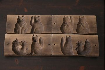 アンティーク雑貨　昭和初期(戦前)　猫・キツネ・ニワトリ　動物モチーフのアンティーク木製菓子型(木型)2種セット