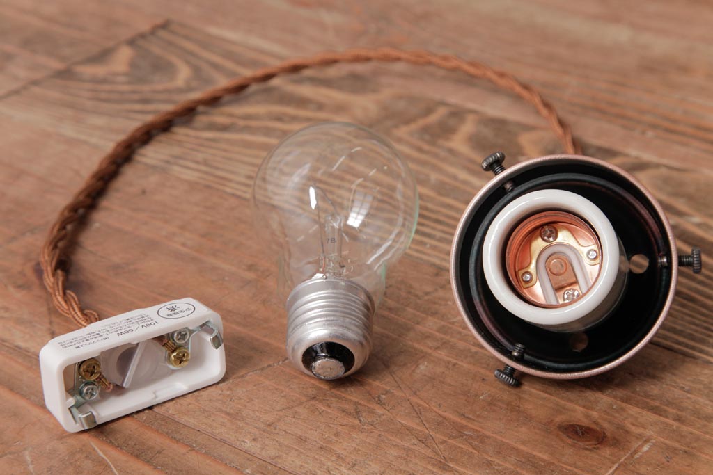 昭和レトロ　和みの空間にぴったりなドーム型シェードのペンダントライト(天井照明、吊り下げ照明)