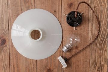 昭和初期(戦前)　昔懐かしいレトロな平笠シェード(天井照明、吊り下げ照明、ペンダントライト)