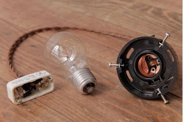 昭和初期(戦前)　昔懐かしいレトロな平笠シェード(天井照明、吊り下げ照明、ペンダントライト)(1)