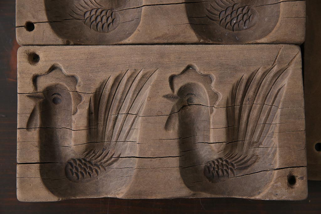 アンティーク雑貨　古民具　昭和初期(戦前)　鶏・諌鼓鶏(かんこどり)　味のある木製の菓子型2点セット