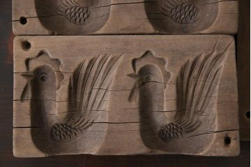 アンティーク雑貨　古民具　昭和初期(戦前)　鶏・諌鼓鶏(かんこどり)　味のある木製の菓子型2点セット