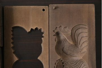 アンティーク雑貨　古民具　昭和初期(戦前)　鶏・諌鼓鶏(かんこどり)　味のある木製の菓子型2点セット