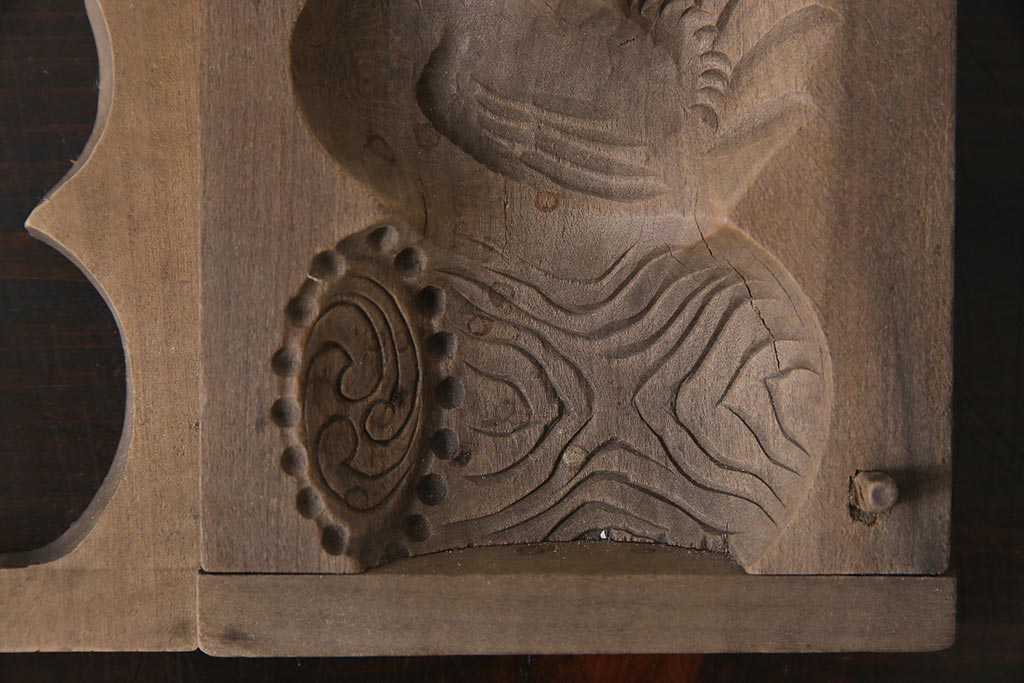 アンティーク雑貨　古民具　昭和初期(戦前)　鶏・諌鼓鶏(かんこどり)　味のある木製の菓子型2点セット