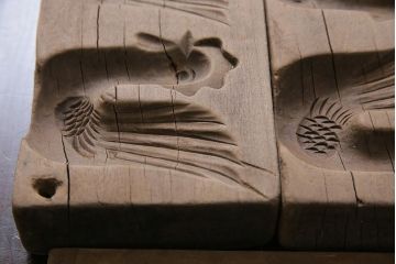 アンティーク雑貨　古民具　昭和初期(戦前)　鶏・諌鼓鶏(かんこどり)　味のある木製の菓子型2点セット