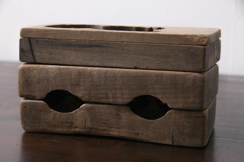 アンティーク雑貨　古民具　昭和初期(戦前)　鶏・諌鼓鶏(かんこどり)　味のある木製の菓子型2点セット