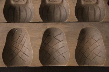 アンティーク雑貨　古民具　昭和初期(戦前)　達磨(だるま)　味のある木製の菓子型2点セット