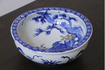 古民具・骨董　明治期　鳥や草木が描かれたアンティークの染付深鉢(深皿、和食器)