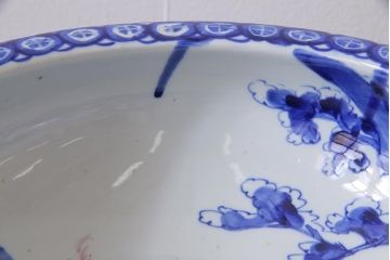 古民具・骨董　明治期　鳥や草木が描かれたアンティークの染付深鉢(深皿、和食器)