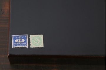 アンティーク雑貨　昭和初期(戦前)　鶴と松の図　シックな和の味わいが楽しめる木製菓子器(漆器、手箱)