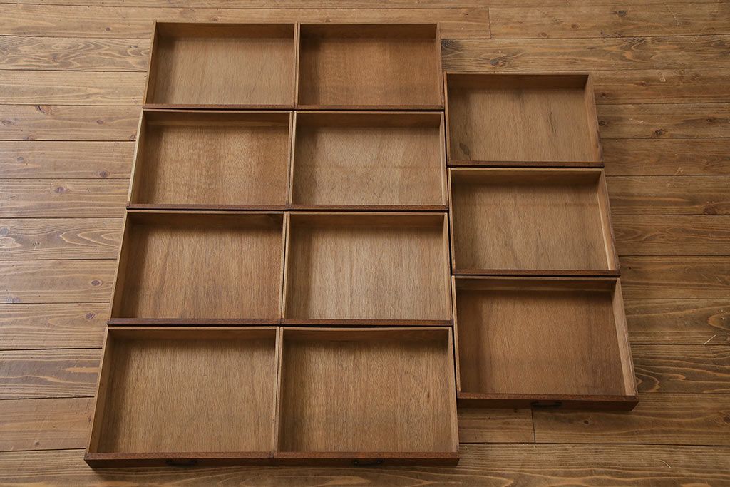 レトロ家具　昭和レトロ　タモ・ブナ材　ワークスペースにおすすめな温もり溢れる縦型小引き出し(サイドチェスト)