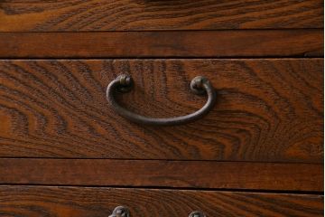 レトロ家具　昭和レトロ　タモ・ブナ材　ワークスペースにおすすめな温もり溢れる縦型小引き出し(サイドチェスト)