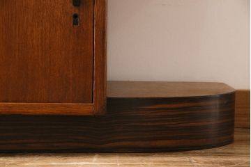 ビンテージ家具　イギリスヴィンテージ　ローズウッド・オーク材　激レア!ユニークなデザインが目を引く本棚(本箱、収納棚、飾り棚)