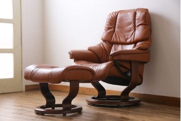 中古　EKORNES(エコーネス)　本革　オットマン付き　ストレスレス レノ クラシック(M)(アームチェア、リクライニングチェア、椅子)(定価約37万9千円)