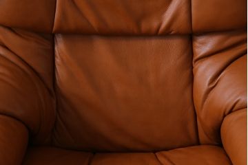 中古　EKORNES(エコーネス)　本革　オットマン付き　ストレスレス レノ クラシック(M)(アームチェア、リクライニングチェア、椅子)(定価約37万9千円)