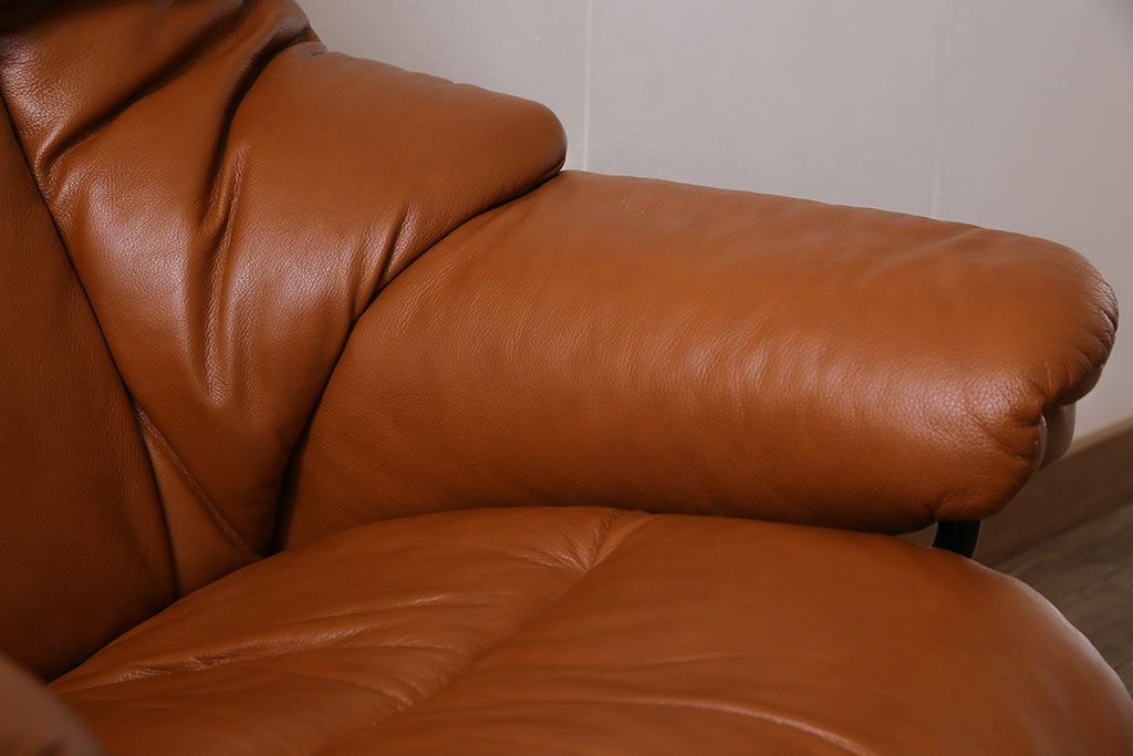 中古　EKORNES(エコーネス)　本革　オットマン付き　ストレスレス レノ クラシック(M)(アームチェア、リクライニングチェア、椅子)(定価約37万9千円)