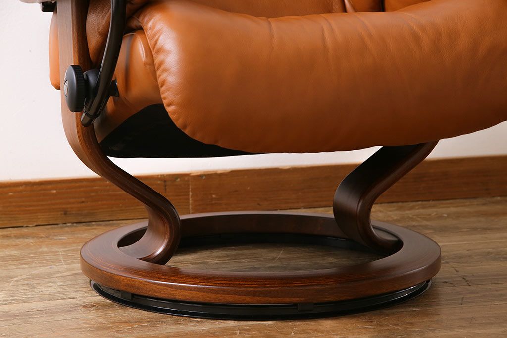中古　EKORNES(エコーネス)　本革　オットマン付き　ストレスレス レノ クラシック(M)(アームチェア、リクライニングチェア、椅子)(定価約37万9千円)
