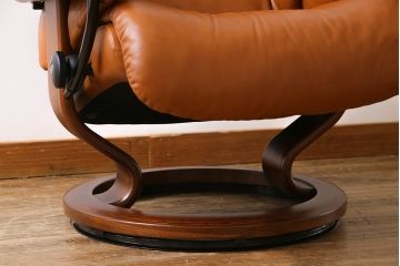 中古　EKORNES(エコーネス)　本革　オットマン付き　ストレスレス レノ クラシック(M)(アームチェア、リクライニングチェア、椅子)(定価約37万9千円)