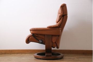 中古　EKORNES(エコーネス)　本革　オットマン付き　ストレスレス レノ クラシック(M)(アームチェア、リクライニングチェア、椅子)(定価約37万9千円)