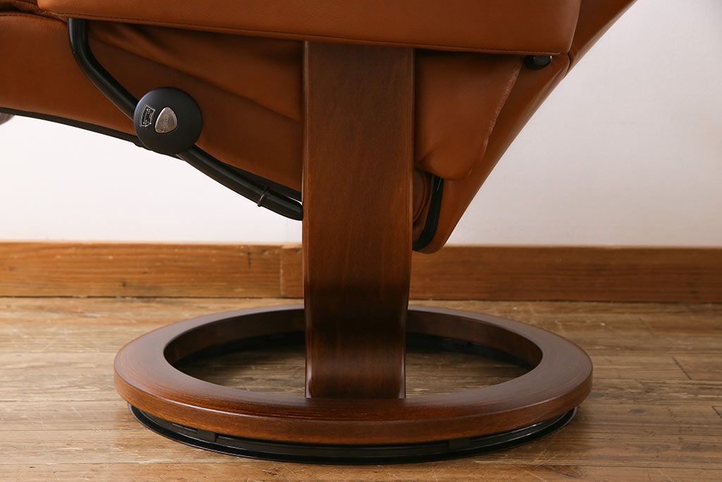 中古　EKORNES(エコーネス)　本革　オットマン付き　ストレスレス レノ クラシック(M)(アームチェア、リクライニングチェア、椅子)(定価約37万9千円)