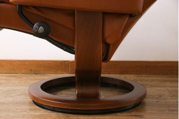 中古　EKORNES(エコーネス)　本革　オットマン付き　ストレスレス レノ クラシック(M)(アームチェア、リクライニングチェア、椅子)(定価約37万9千円)