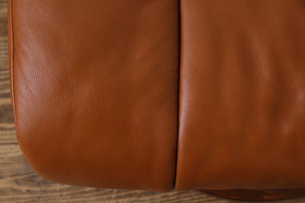 中古　EKORNES(エコーネス)　本革　オットマン付き　ストレスレス レノ クラシック(M)(アームチェア、リクライニングチェア、椅子)(定価約37万9千円)