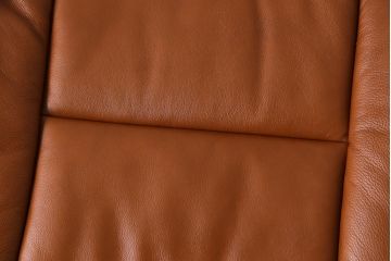 中古　EKORNES(エコーネス)　本革　オットマン付き　ストレスレス レノ クラシック(M)(アームチェア、リクライニングチェア、椅子)(定価約37万9千円)