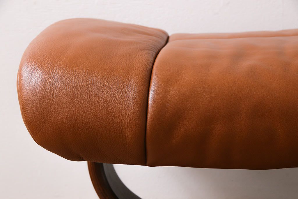 中古　EKORNES(エコーネス)　本革　オットマン付き　ストレスレス レノ クラシック(M)(アームチェア、リクライニングチェア、椅子)(定価約37万9千円)