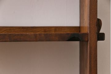 レトロ家具　昭和レトロ　タモ材　象嵌がポイントになったブックシェルフ(本棚、飾り棚、オープンラック)