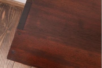 レトロ家具　昭和中期　レトロ　赤みを帯びた木肌が味わい深い引き出し(チェスト、小物収納)