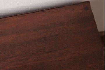 レトロ家具　昭和中期　レトロ　赤みを帯びた木肌が味わい深い引き出し(チェスト、小物収納)
