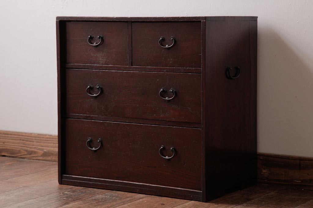 アンティーク家具　和製アンティーク　漆塗り　風合いが趣き深い小箪笥(小引き出し、小物入れ)