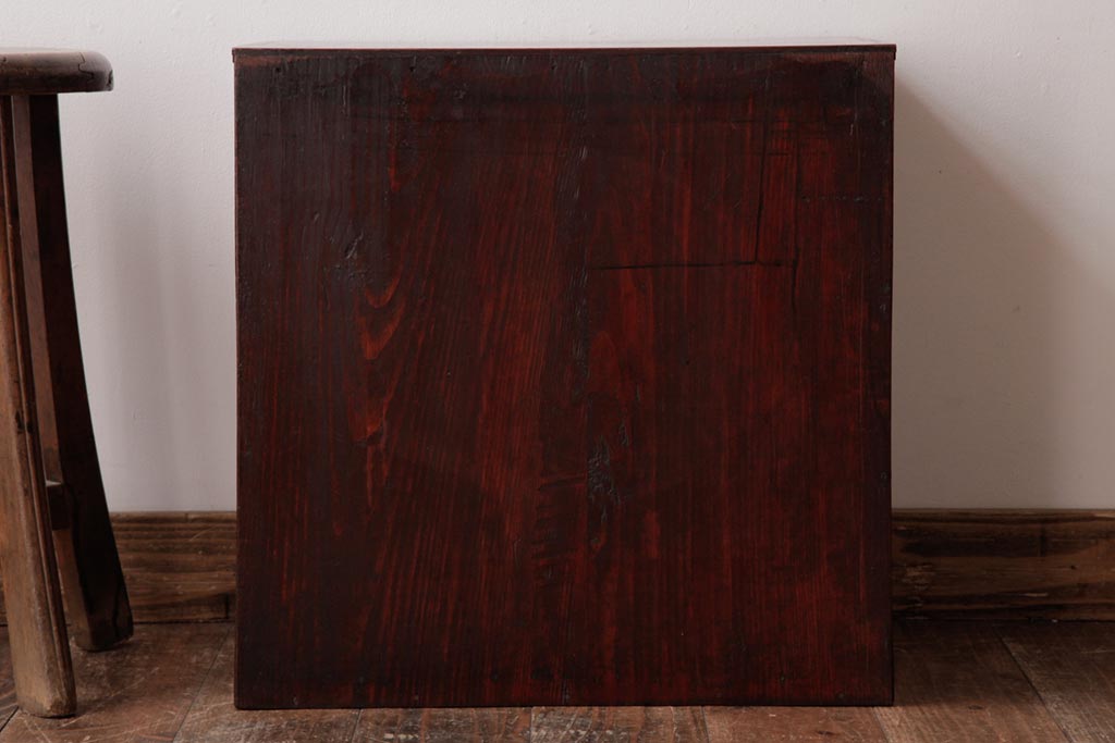 アンティーク家具　和製アンティーク　漆塗り　風合いが趣き深い小箪笥(小引き出し、小物入れ)