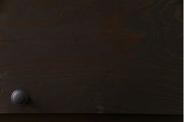 アンティーク家具　リメイク品　明治期　古い松材を利用したパタパタ扉の収納棚(戸棚、下駄箱、キャビネット)(1)